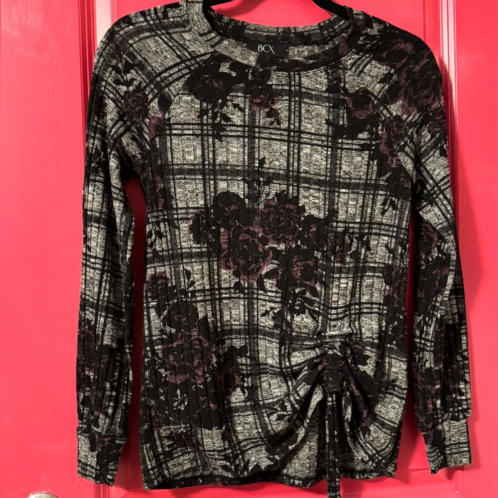 BCX Women's Black and Gray Floral Top